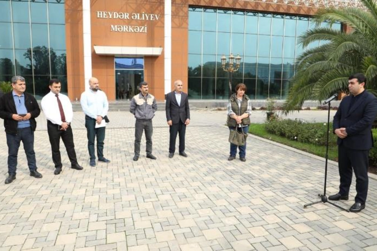 Sahibkarlıq subyektləri ilə növbəti görüş keçirilib — FOTOLAR