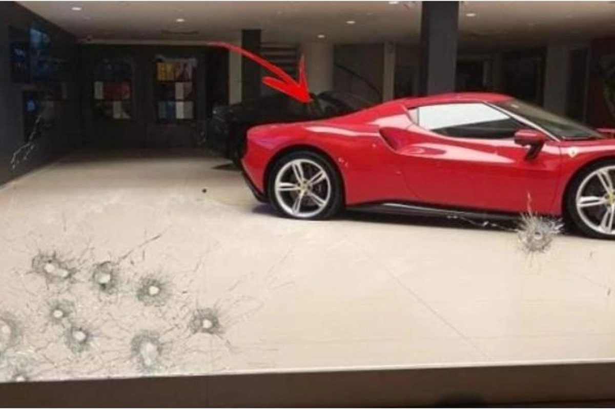 Lüks avtomobil salonunu GÜLLƏLƏDİLƏR — 25 milyonluq Ferrari bu hala düşdü (FOTOLAR)