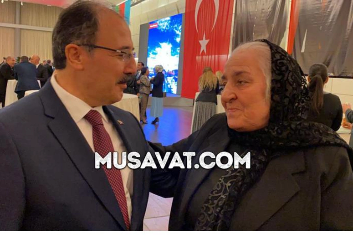 Türkiyə səfiri ilə Polad Həşimovun anasının duyğusal söhbəti — VİDEO