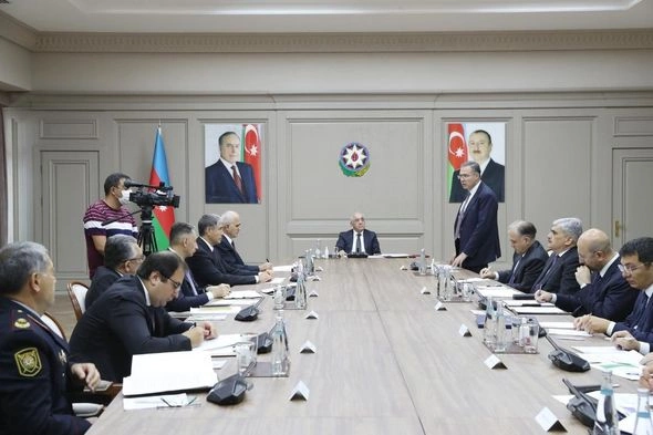 Bakıda nəqliyyat sahəsinin vəziyyətinə həsr olunan müşavirə keçirildi — FOTOLAR