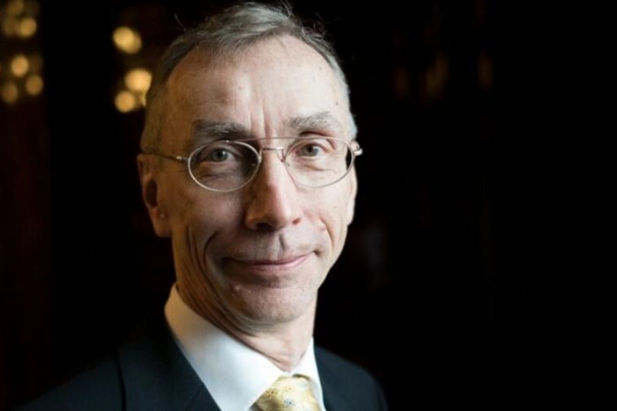 Neandertal adamın genini üzə çıxaran İsveç alimi Nobel mükafatı aldı