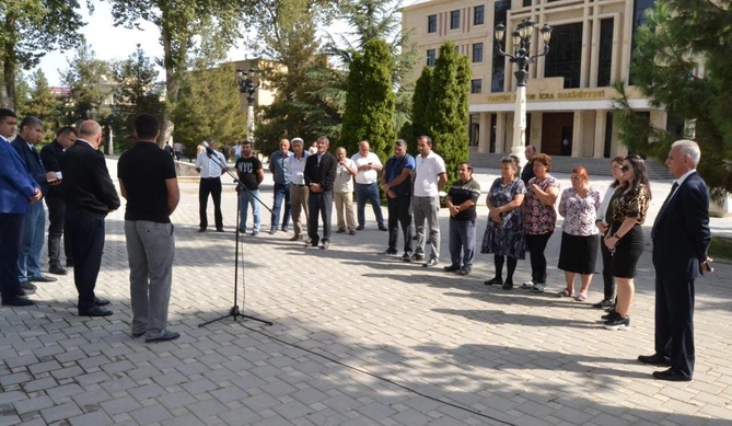 “Açıq mikrofon”a üz tutan Tərtər rayonunun abonentləri müraciətlərini səsləndirdi — FOTO