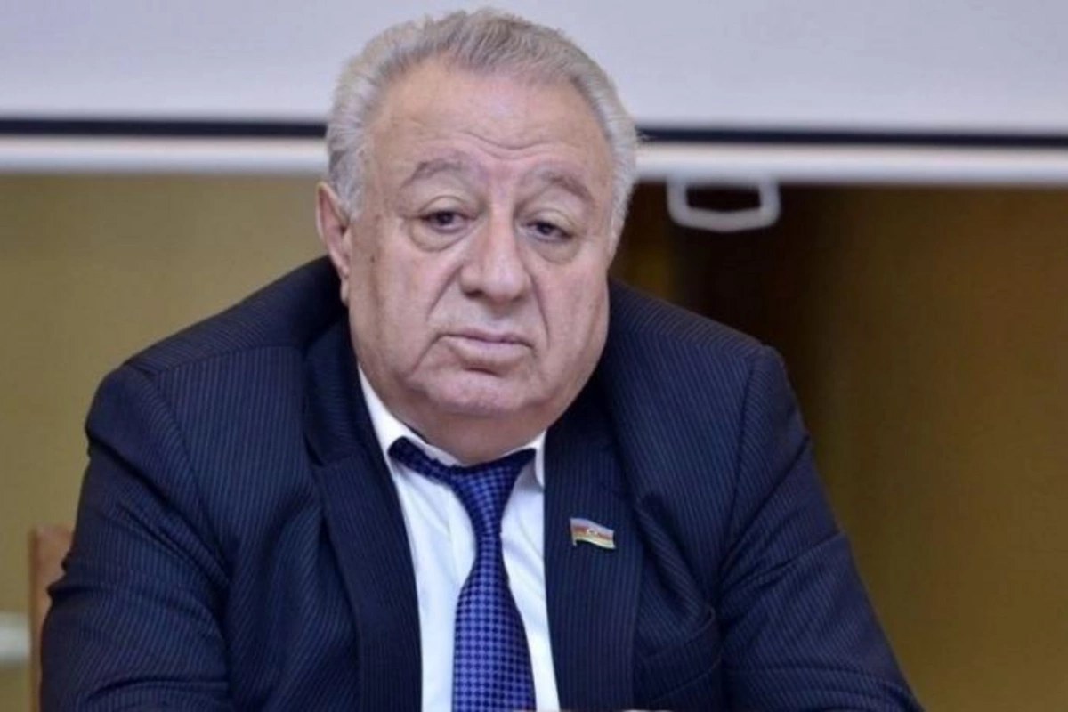 Qalmaqallı videosu yayılan sabiq deputat: “Qadını duya bilməyən kişilər var”