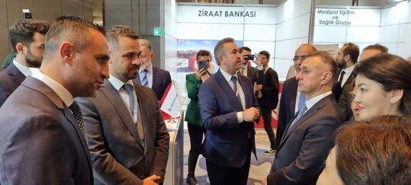 Ərdoğan azərbaycanlı naziri TƏLTİF ETDİ — FOTOLAR Ərdoğan azərbaycanlı naziri TƏLTİF ETDİ — FOTOLAR