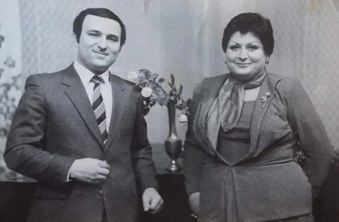 Məmmədbağır Bağırzadənin oğlu: Anam rəhmətə gedəndə atam özünü öldürmək istəyirdi Məmmədbağır Bağırzadənin oğlu: Anam rəhmətə gedəndə atam özünü öldürmək istəyirdi