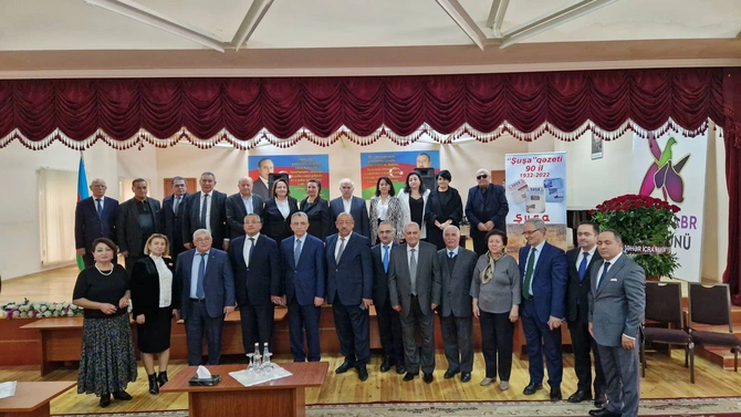 Mətbuat Şurası və Şuşa RİH “Şuşa” qəzetinin 90 illik yubileyi ilə bağlı toplantı keçirib — FOTOLAR Mətbuat Şurası və Şuşa RİH “Şuşa” qəzetinin 90 illik yubileyi ilə bağlı toplantı keçirib — FOTOLAR