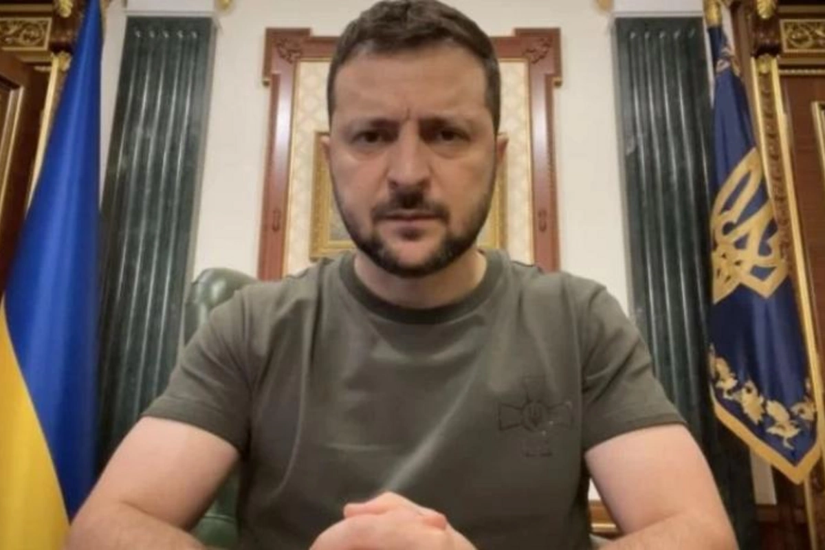 Mən hər kəsdən xahiş edirəm ki, öz şəxsi ambisiyalarını kənara qoyub...