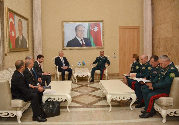 DSX rəisi İsrailin müdafiə naziri ilə görüşüb — FOTO DSX rəisi İsrailin müdafiə naziri ilə görüşüb — FOTO