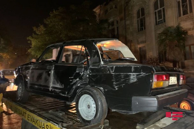 Bakıda 6 avtomobil toqquşub, xəsarət alanlar var — FOTO/VİDEO Bakıda 6 avtomobil toqquşub, xəsarət alanlar var — FOTO/VİDEO