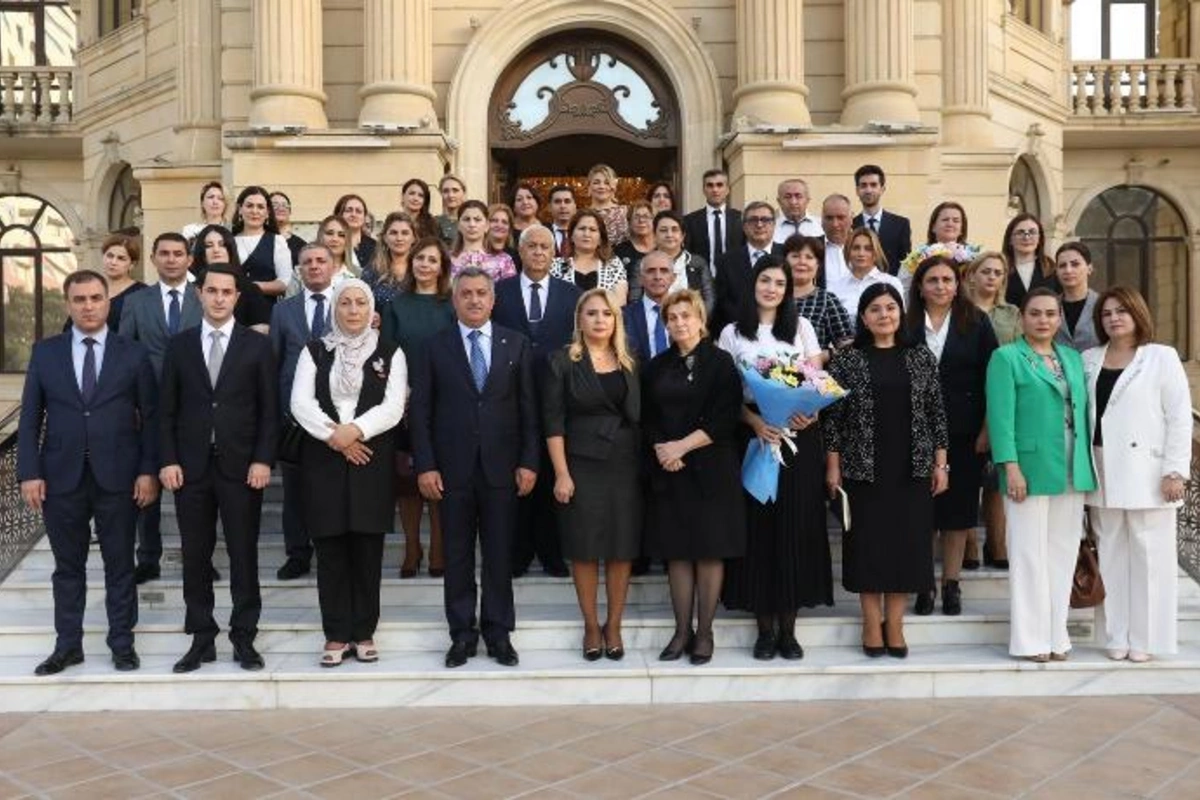 Abşeronda Beynəlxalq Müəllimlər Günü qeyd edilib — FOTO