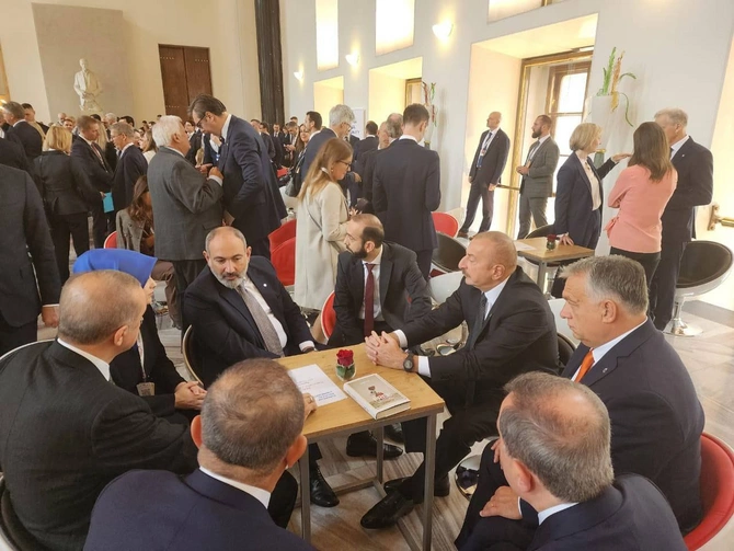 İlham Əliyev, Ərdoğan və Paşinyan görüşdü — FOTO/VİDEO İlham Əliyev, Ərdoğan və Paşinyan görüşdü — FOTO/VİDEO
