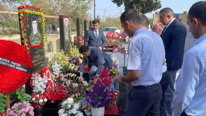 Salyanda Vətən Müharibəsi şəhidləri yad edilib — FOTO Salyanda Vətən Müharibəsi şəhidləri yad edilib — FOTO