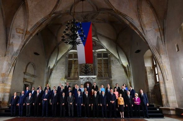 İlham Əliyev “Avropa siyasi birliyi” Zirvə Toplantısının iclasında iştirak edib — YENİLƏNİB (FOTO/VİDEO)