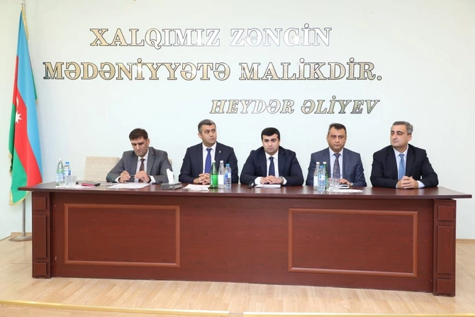Açıq mikrofonda Zirə qəsəbəsi sahibkarlarının müraciətləri qeydə alındı — FOTO
