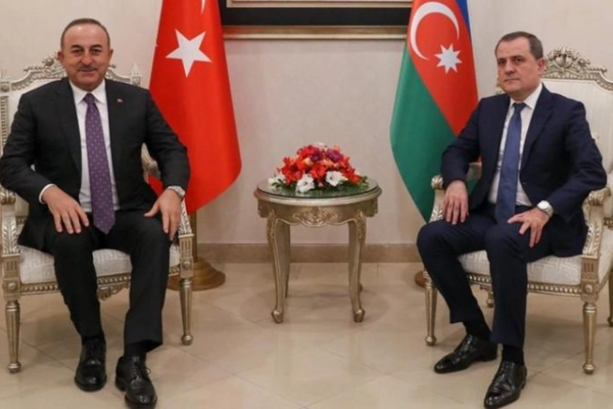 Ceyhun Bayramov Çavuşoğlu ilə müzakirə apardı