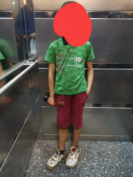 Xırdalanda ana və ata uşağa xəsarət yetirib küçəyə atıblar — FOTO