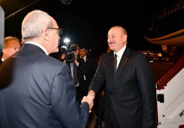 İlham Əliyev Əlcəzairə səfərə gedib — FOTO