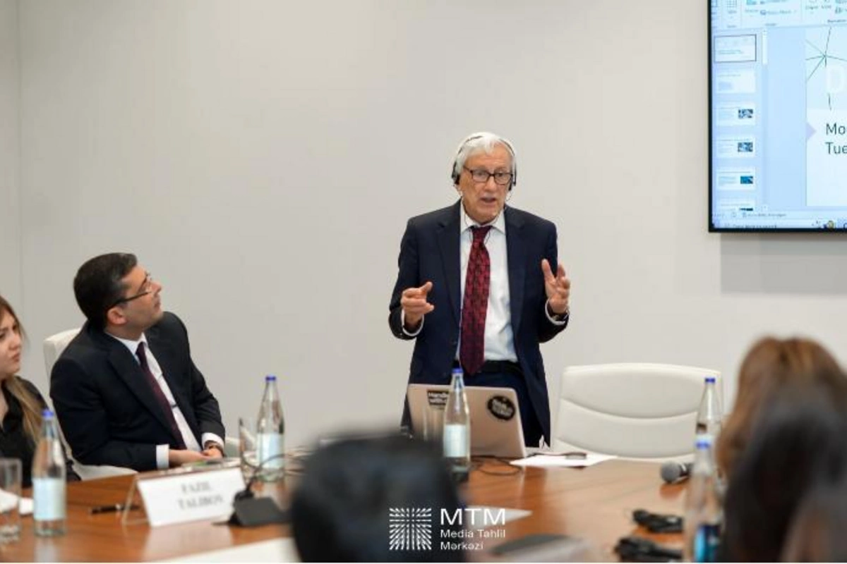 Mətbuat xidmətlərinin rəhbərləri üçün təlim keçirilib — FOTOLAR