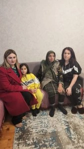 Biznes-ledi şəhid ailələrini ziyarət etdi — FOTOLAR Biznes-ledi şəhid ailələrini ziyarət etdi — FOTOLAR
