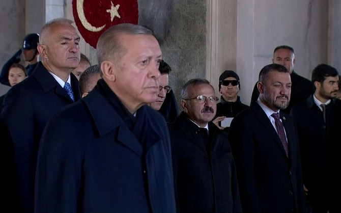 Ərdoğan Atatürkün məzarını ziyarət edib — FOTO Ərdoğan Atatürkün məzarını ziyarət edib — FOTO