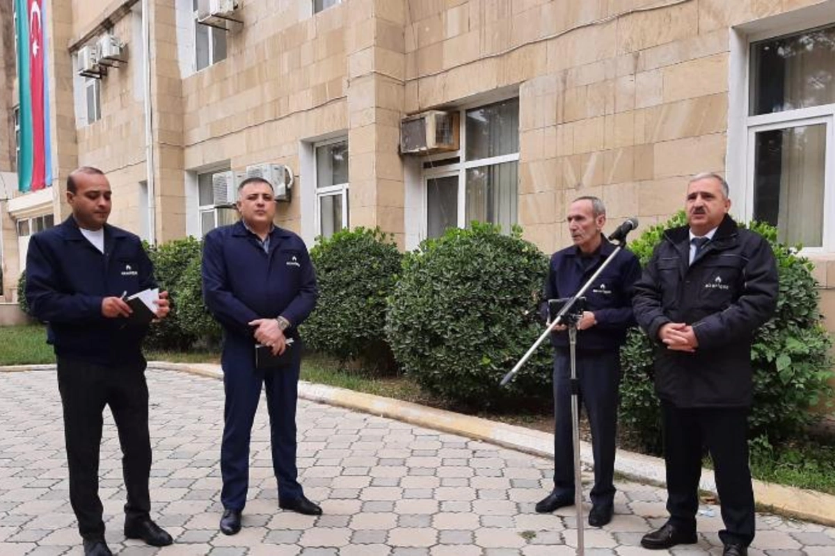 Şirvan sakinləri Açıq mikrofonda müraciətlərini səsləndirdi