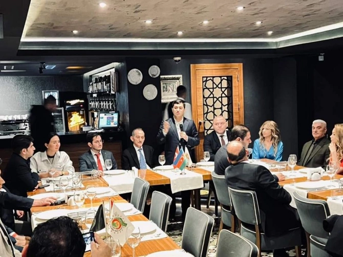 İstanbulda Azərbaycan-Türkiyə Jurnalistlərinin “Zəfər Görüşü” keçirilib — FOTOLAR İstanbulda Azərbaycan-Türkiyə Jurnalistlərinin “Zəfər Görüşü” keçirilib — FOTOLAR