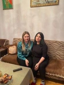 Biznes-ledi şəhid ailələrini ziyarət etdi — FOTOLAR Biznes-ledi şəhid ailələrini ziyarət etdi — FOTOLAR