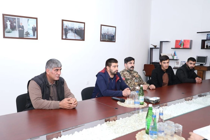 SOCAR Azəriqaz İB-nin baş direktorunun müavini Göyçayda vətəndaşları qəbul edib — FOTOLAR