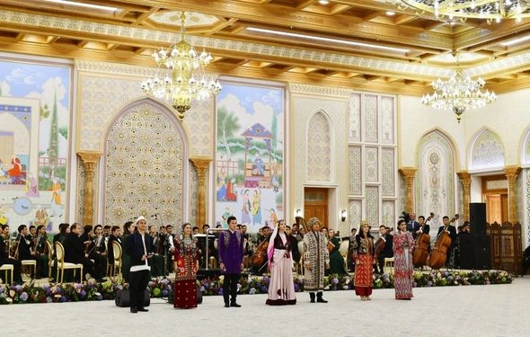 Mehriban Əliyeva Səmərqənddə təşkil olunan naharda iştirak edib — FOTO Mehriban Əliyeva Səmərqənddə təşkil olunan naharda iştirak edib — FOTO