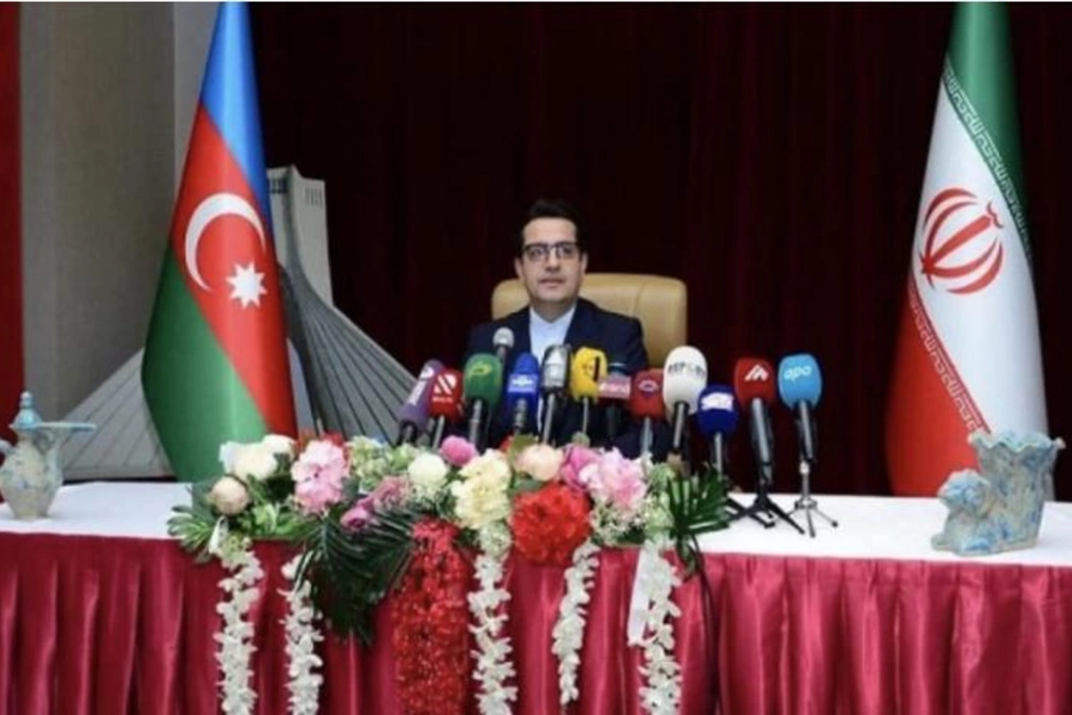 Fars mollaları İranın Azərbaycandakı səfirini rəsmi Bakıya satılmaqda ittiham edib