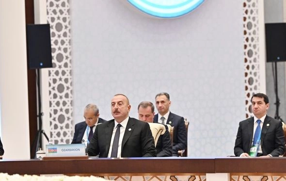 İlham Əliyev Səmərqənddə TDT-nin IX Zirvə Görüşündə iştirak edib — YENİLƏNİB (FOTO/VİDEO)