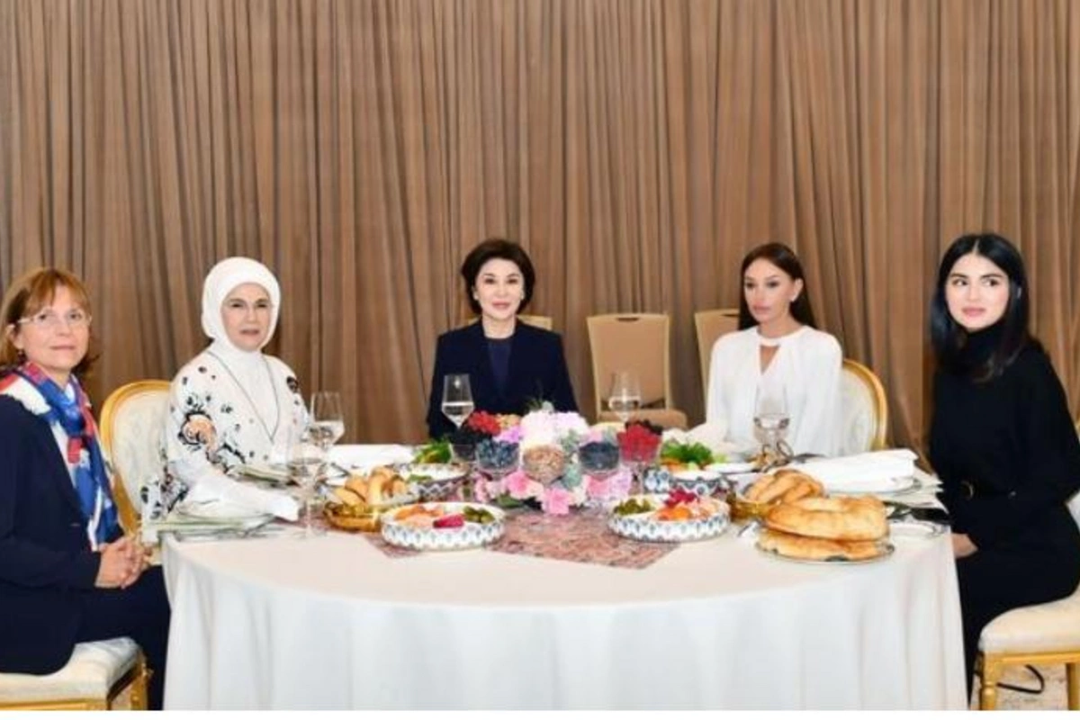 Mehriban Əliyeva Səmərqənddə təşkil olunan naharda iştirak edib — FOTO