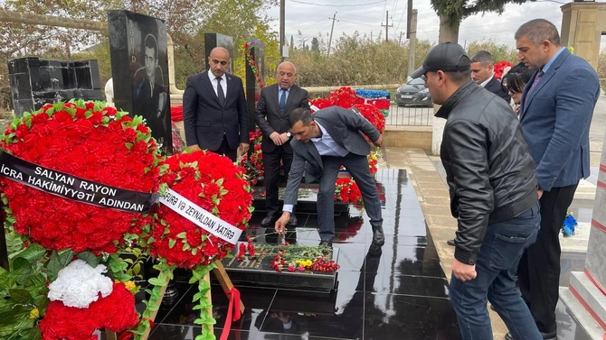 Salyanda şəhid İnqilab Qədirbəylinin xatirəsi anıldı — FOTOLAR Salyanda şəhid İnqilab Qədirbəylinin xatirəsi anıldı — FOTOLAR