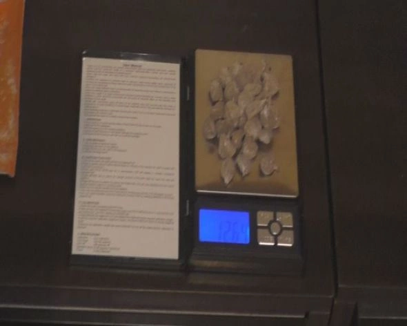 Narkotiki qaldıqları hoteldə gizlədən şəxslər tutuldular — FOTO/VİDEO