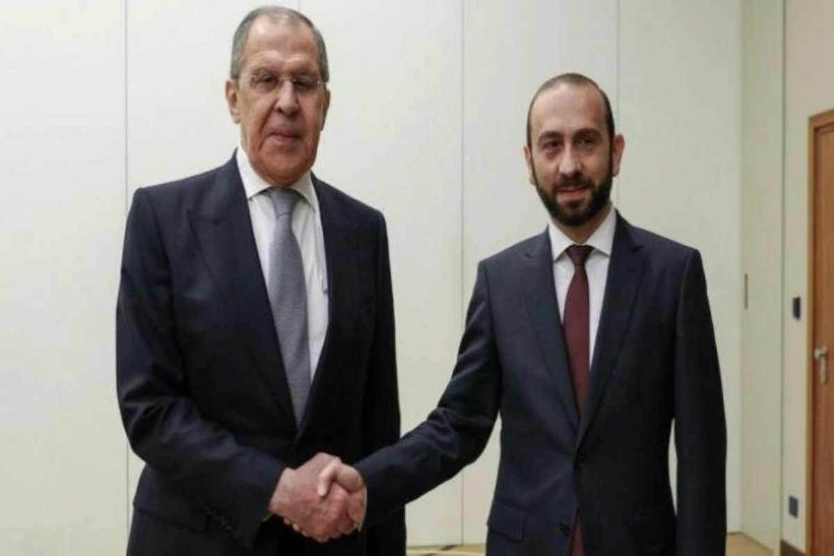 Lavrov Mirzoyanla danışdı