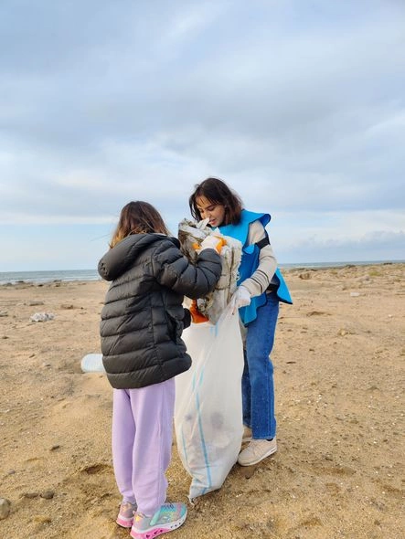 Leyla Əliyevanın iştirakı ilə təmizlik aksiyası keçirilib — FOTO Leyla Əliyevanın iştirakı ilə təmizlik aksiyası keçirilib — FOTO