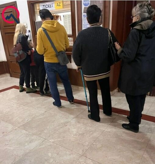 Azərbaycanın Ukraynadakı səfiri əsa ilə görüntüləndi — FOTO