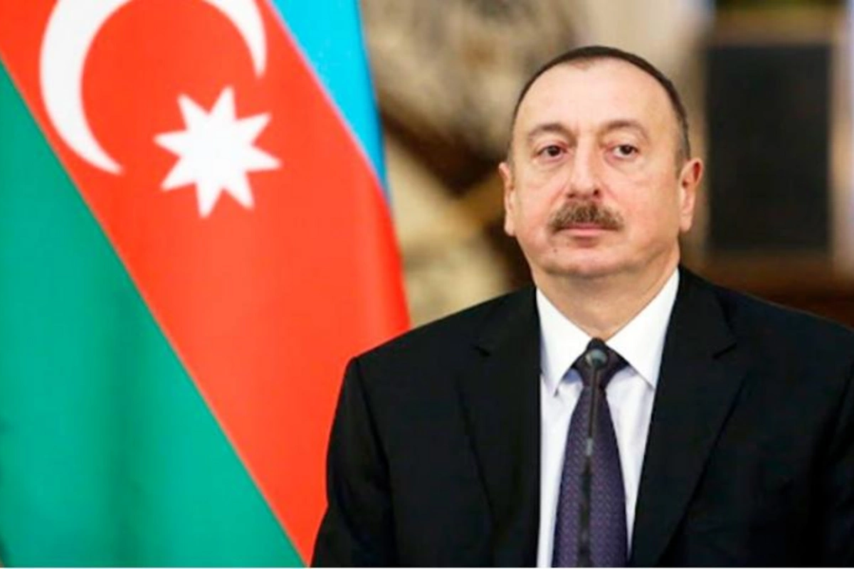 Dövlət Vergi Xidməti əməkdaşlarının yeni geyim formaları TƏSDİQLƏNDİ
