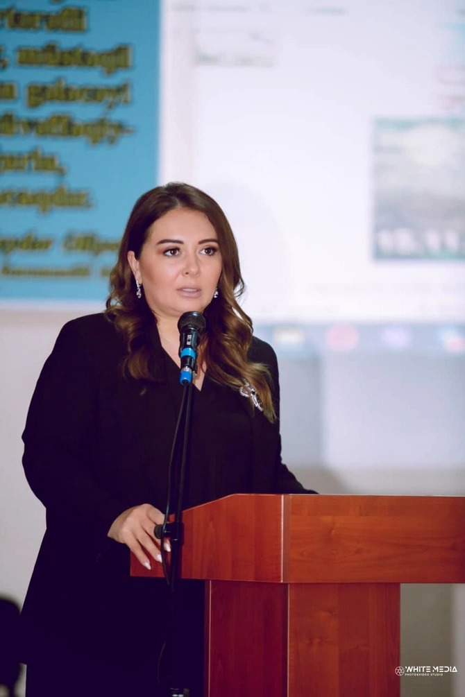 Şagirdlərə Şuşanın 270 anı filmi təqdim olundu — FOTOLAR