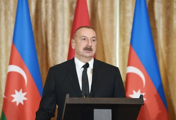 Azərbaycan və Albaniya prezidentləri mətbuata bəyanatlarla çıxış ediblər — FOTO Azərbaycan və Albaniya prezidentləri mətbuata bəyanatlarla çıxış ediblər — FOTO