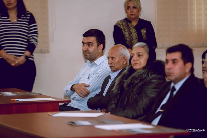 Şagirdlərə Şuşanın 270 anı filmi təqdim olundu — FOTOLAR