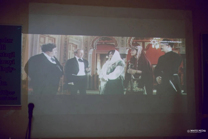 Şagirdlərə Şuşanın 270 anı filmi təqdim olundu — FOTOLAR