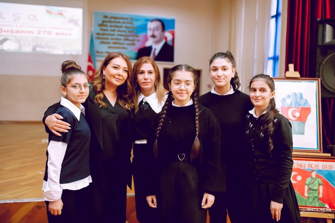 Şagirdlərə Şuşanın 270 anı filmi təqdim olundu — FOTOLAR