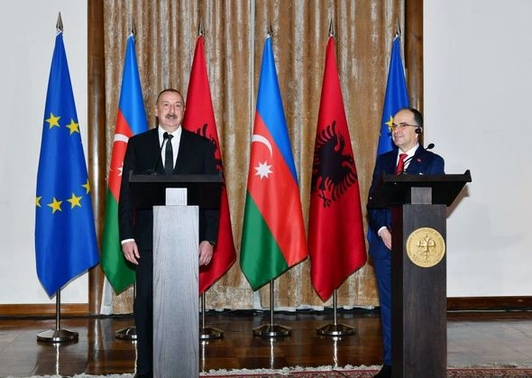 Azərbaycan və Albaniya prezidentləri mətbuata bəyanatlarla çıxış ediblər — FOTO Azərbaycan və Albaniya prezidentləri mətbuata bəyanatlarla çıxış ediblər — FOTO