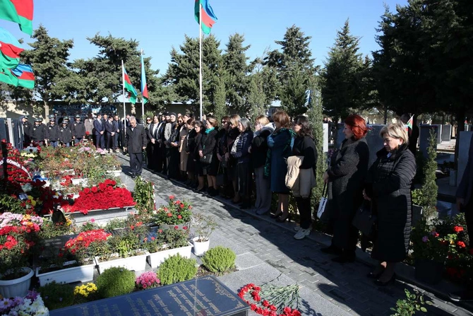 Şəhid gömrükçü Ülvi Hacıyevin doğum günü münasibətilə anım tədbiri keçirilib — FOTOLAR Şəhid gömrükçü Ülvi Hacıyevin doğum günü münasibətilə anım tədbiri keçirilib — FOTOLAR