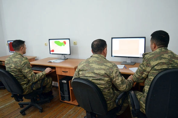 Azərbaycan Ordusunun hərbi hissələrinin komanda-qərargah təlimləri keçirilir — FOTO