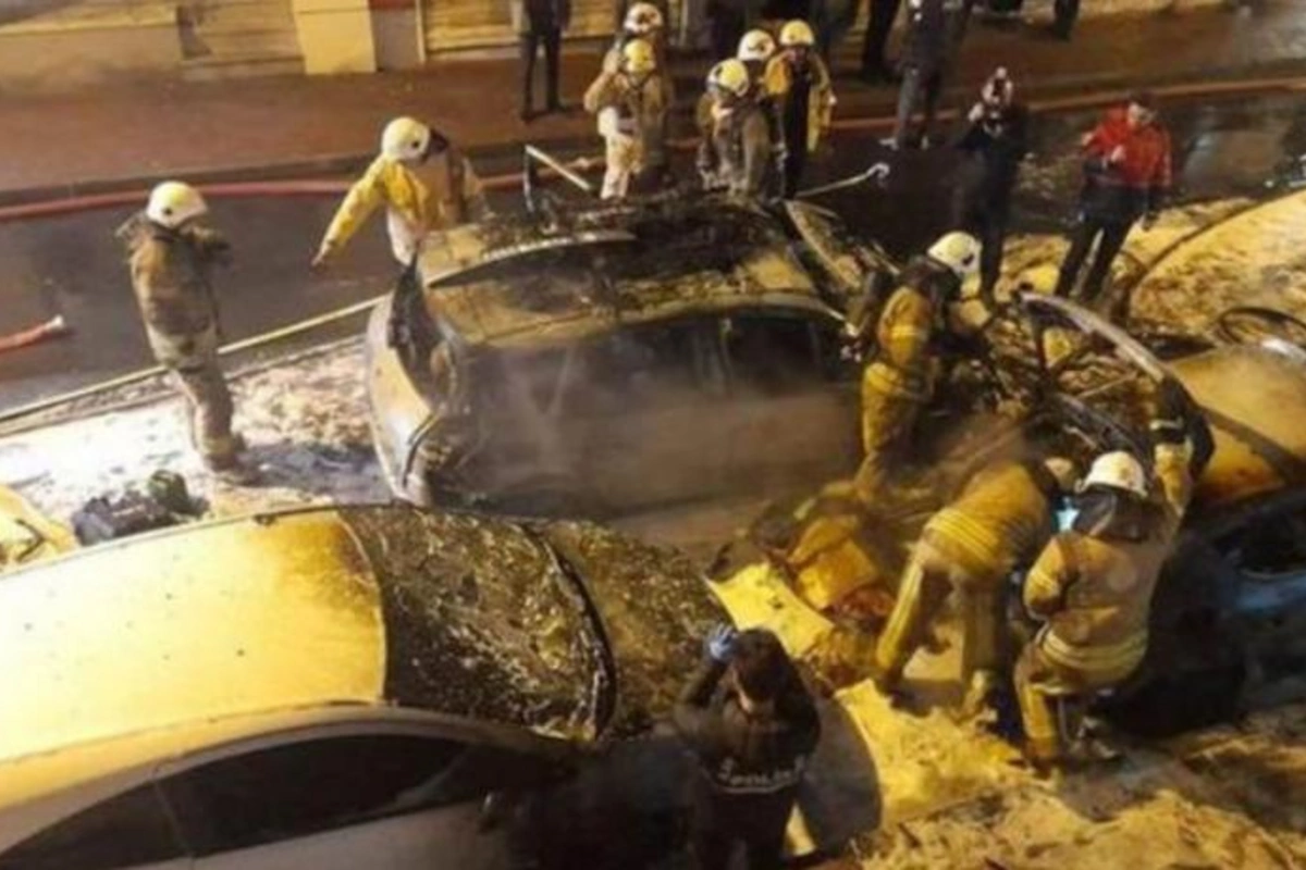 İstanbulda daha bir terror aktı: Bomba yerləşdirilmiş avtomobil partladıldı — VİDEO
