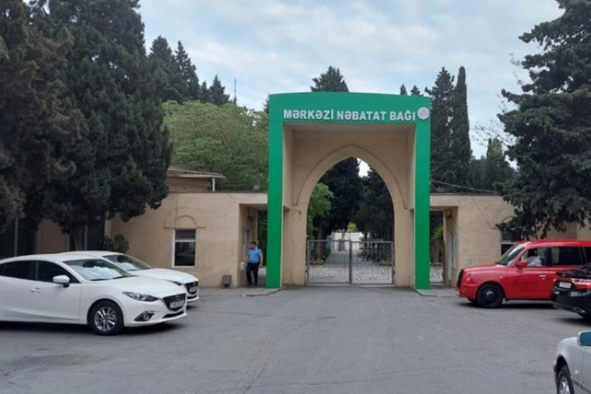 Nəbatat bağına giriş bağlanır