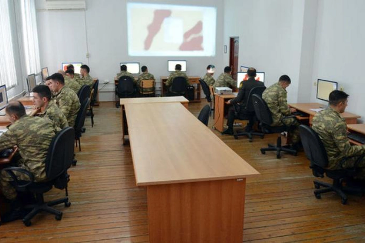 Azərbaycan Ordusunun hərbi hissələrinin komanda-qərargah təlimləri keçirilir — FOTO