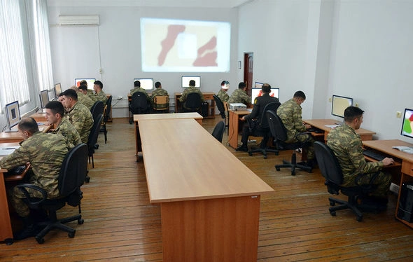 Azərbaycan Ordusunun hərbi hissələrinin komanda-qərargah təlimləri keçirilir — FOTO
